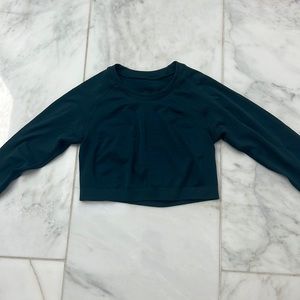 Alphalete Stratus Long Sleeve Crop - Small - Color Midnight